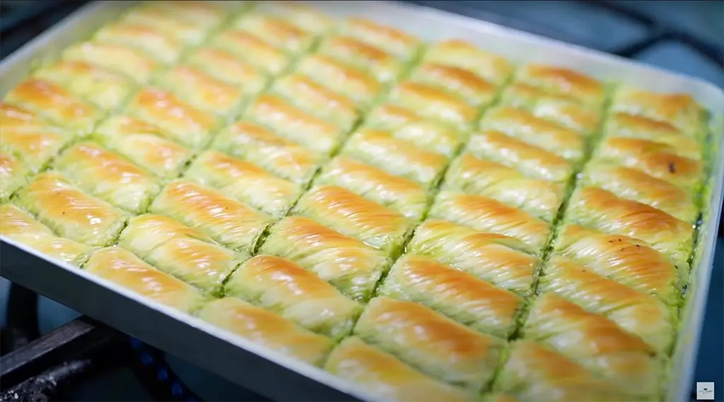 Kıvrım Baklava