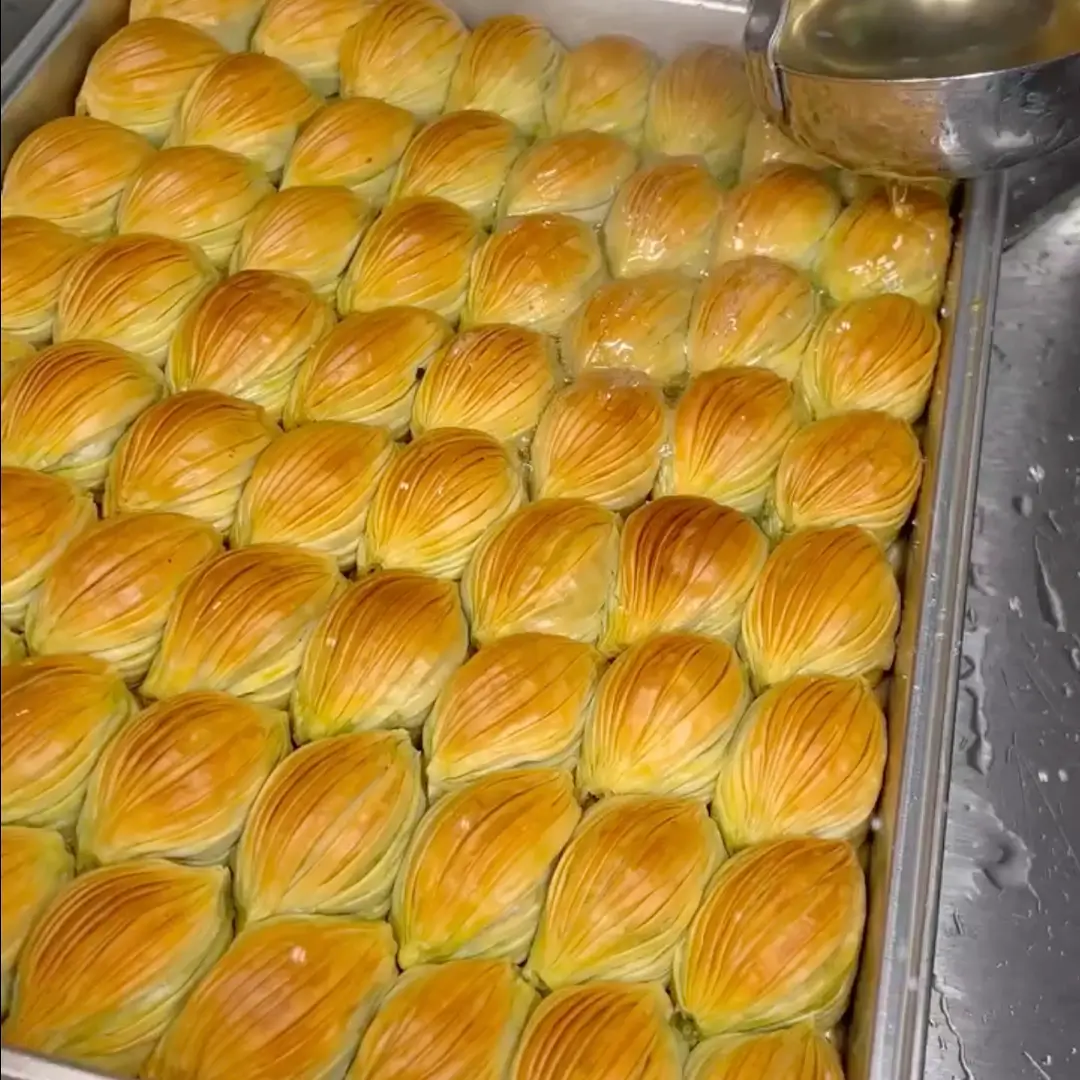 Midye Baklava